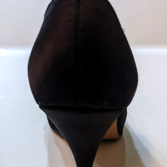 Black French Silk Bow Pump with Peek-a-Boo open toe- Size 6.5M - Picture 5 of 6